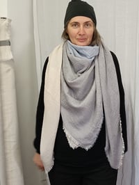 Image 1 of Carré foulard coloris "bleuet"