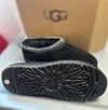 U G G(Black)