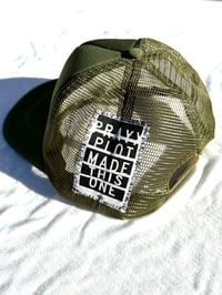 Image of NOW IN 3D logo trucker 