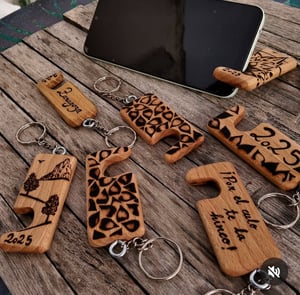 Image of Llavero-soporte para el móvil.