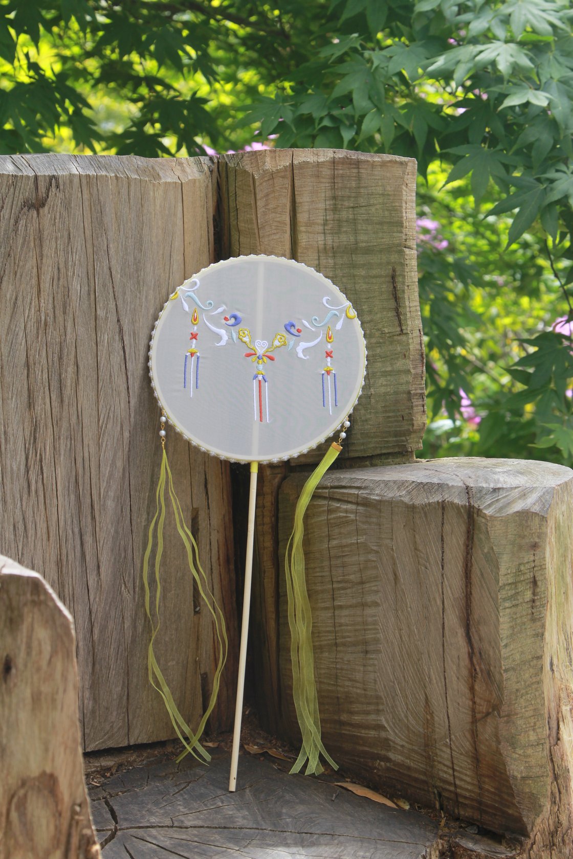 Image of Museum Co-branded Chinese Traditional Handmade Silk Woven Fan - Ruyi Knot