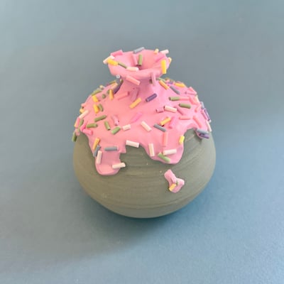 Image of Strawberry Iced Sprinkle Pot