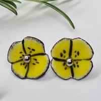 Image 5 of Dainty Flower Stud Enamel Earrings (EJ095)