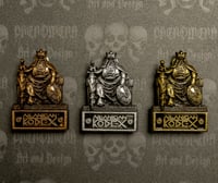 Image 1 of Exklusiver offizieller ATLANTEAN KODEX 3D Metal Pin „PILGRIM“ (Version 1-3)