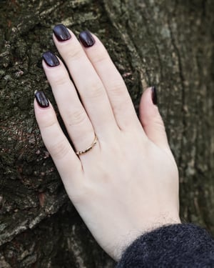 Image of 18ct yellow gold 2mm floral carved ring