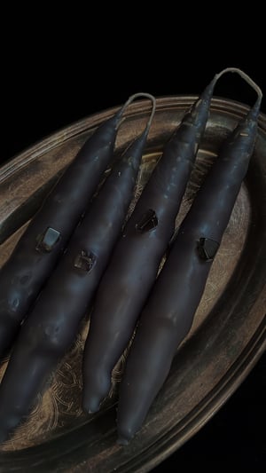 Image of ℭ𝔞𝔭𝔯𝔦𝔠𝔬𝔯𝔫 ℭ𝔞𝔫𝔡𝔩𝔢𝔰