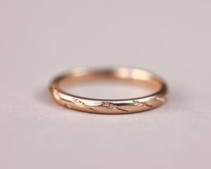 Image of 18ct rose gold, 2mm, Barleycorn ring