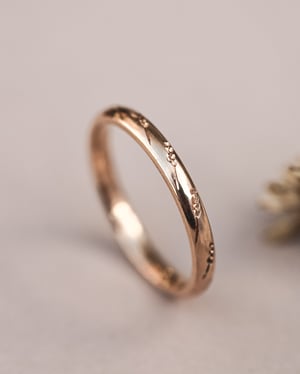 Image of 18ct rose gold, 2mm, Barleycorn ring