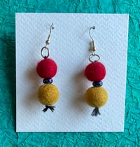 Fun felt ball earrings No. 3