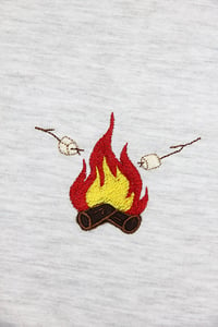 Image 1 of Collection Camping - tshirt feu de camp 🏕️