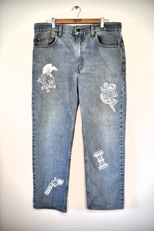 13ST - LEVI'S 504 DENIM JEANS
