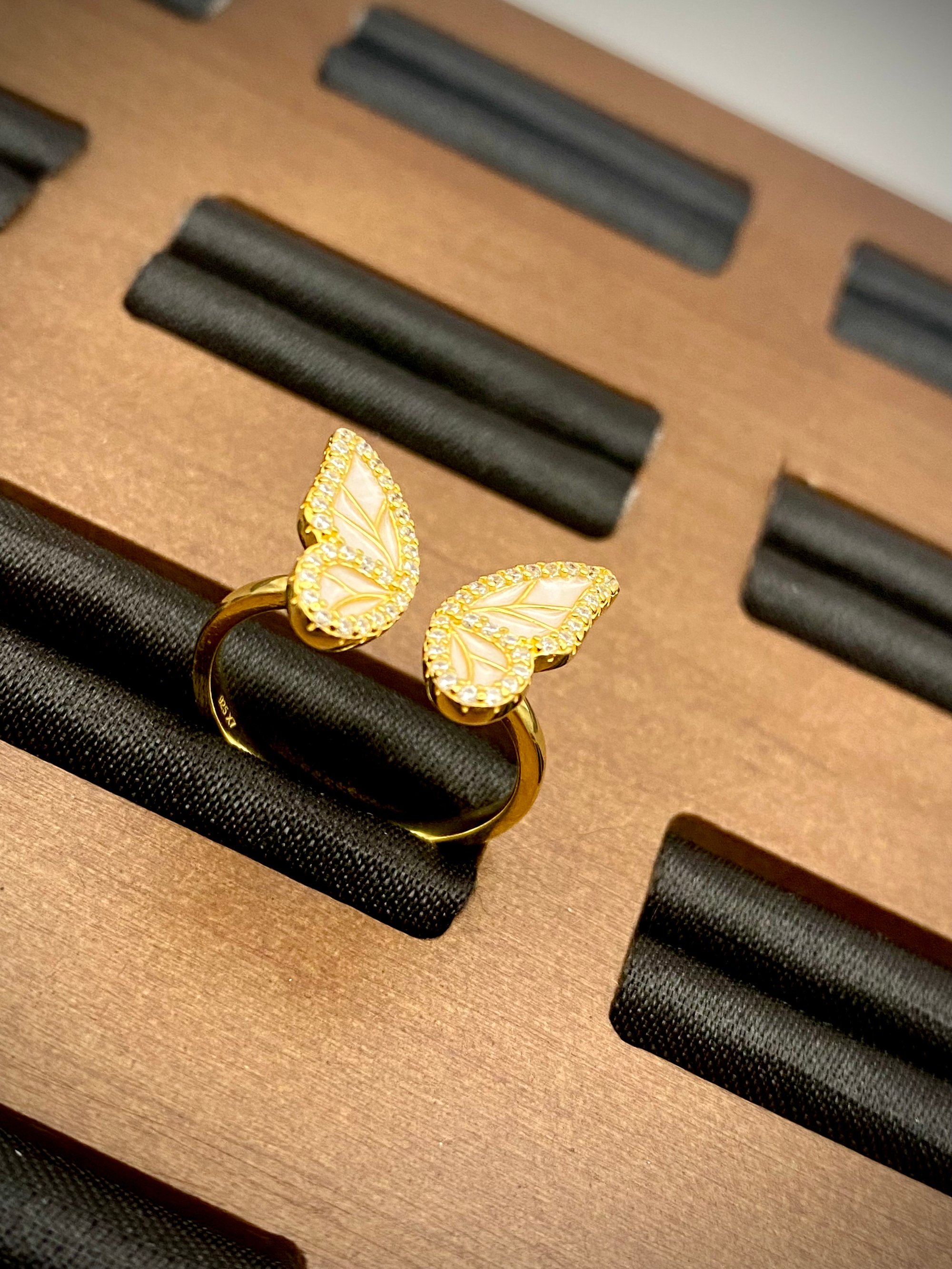 BUTTERFLY - キムテクス　10mm Sterling Silver CZ Butterfly Ring – Mill Rock East