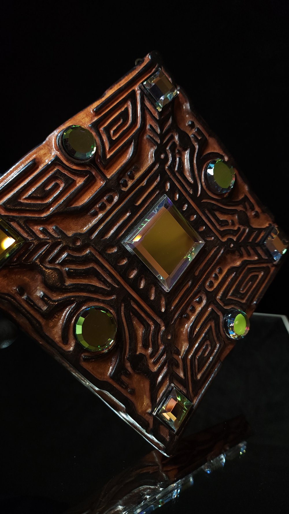 Image of  'Mirror Maze' wall carving 