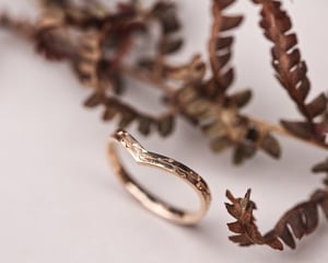 Image of 18ct Rose Gold 2mm Pressed flower wishbone ring