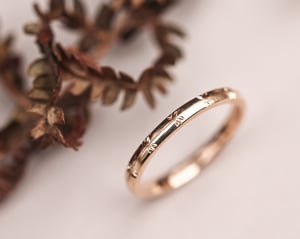 Image of 18ct Rose Gold 2mm Cleavers Engraved Ring