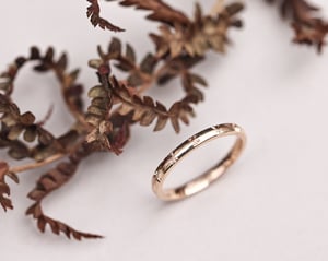 Image of 18ct Rose Gold 2mm Cleavers Engraved Ring