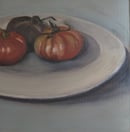 Image 3 of Tomates anciennes sur une assiette