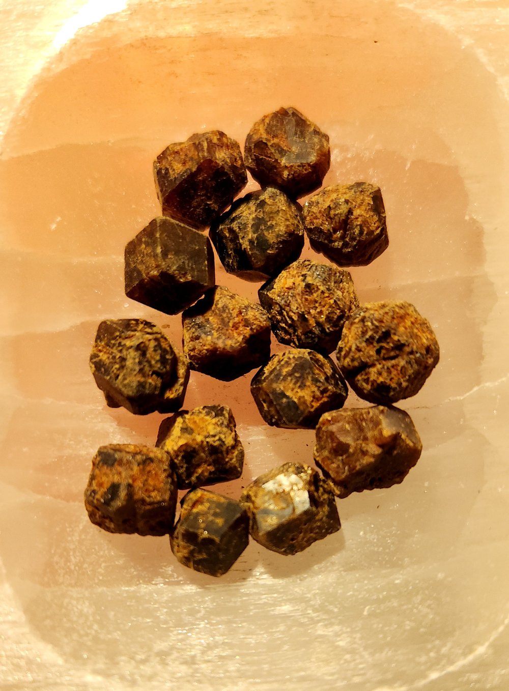 Image of Garnet (Rough) Small (3 Pieces)