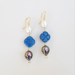 Clover Pearl Earrings 