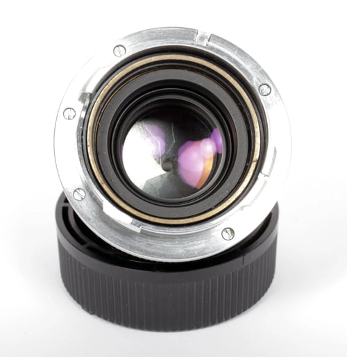 Image of Leica Summicron M 50mm F2 lens with shade and caps #4552