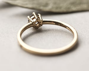 Image of 18ct Yellow Gold, Brilliant cut grey diamond ring (LON241)