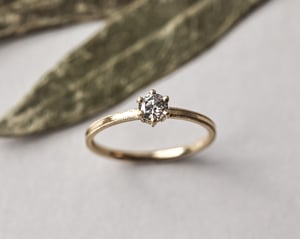 Image of 18ct Yellow Gold, Brilliant cut grey diamond ring (LON241)