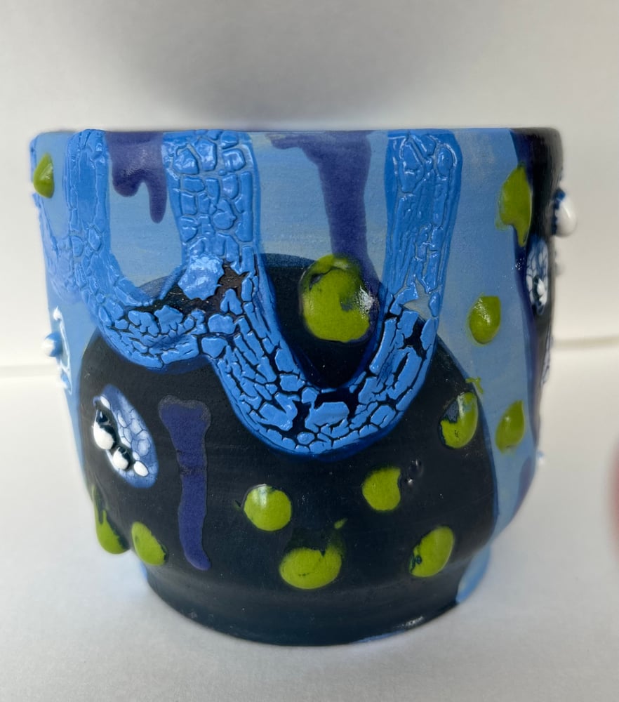 Image of large gloopy slime cover pot/vase 