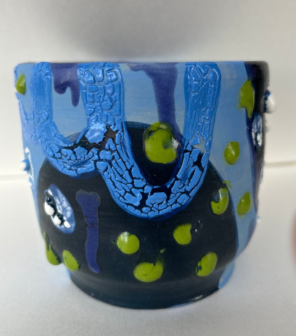 Image of large gloopy slime cover pot/vase 