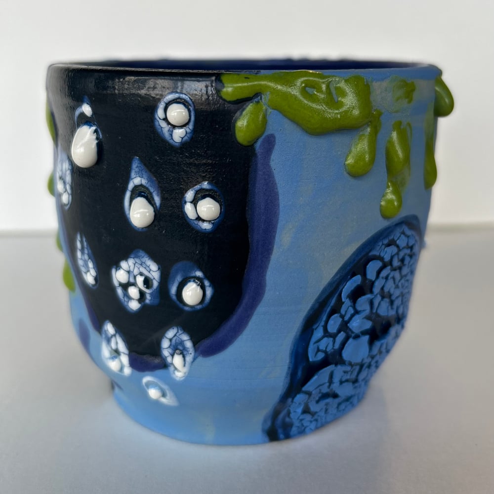 Image of large gloopy slime cover pot/vase 