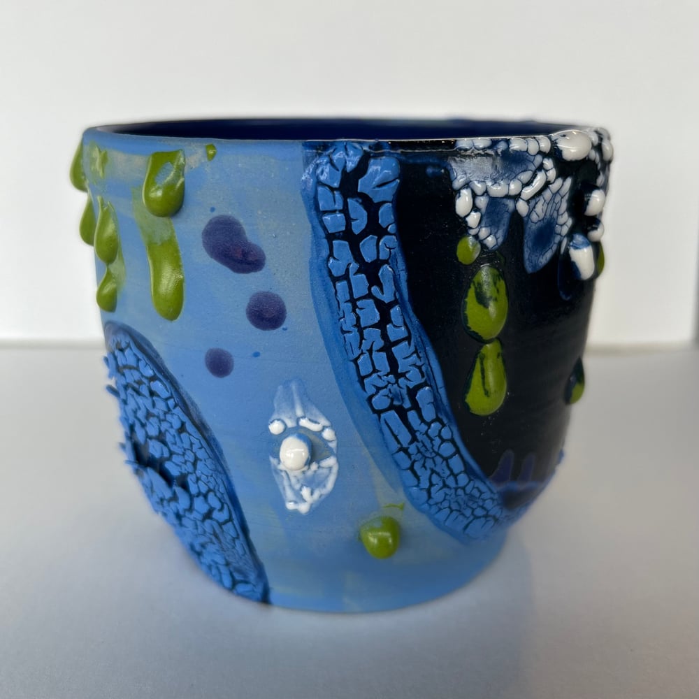 Image of large gloopy slime cover pot/vase 