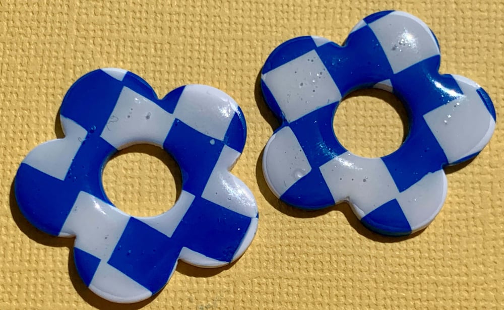 Image of White and Blue Checkerboard Flower CHARMS