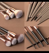Image 4 of "Luxury 15-Piece Makeup Brush Set with Sleek Storage Case - Perfect for Professionals and Beginners!