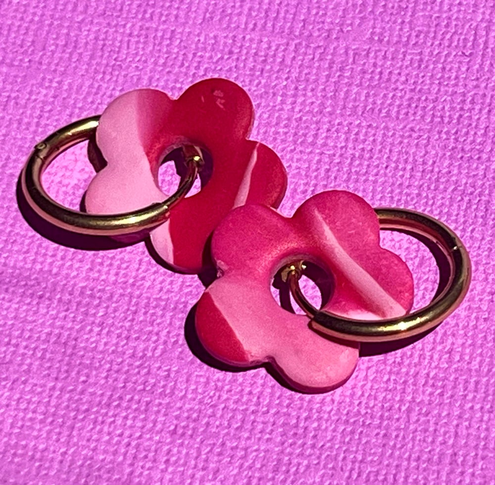 Image of Swirly Flower Hoops