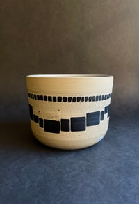 Image 1 of Cache pot sgraffito CUBE