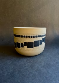Image 3 of Cache pot sgraffito CUBE