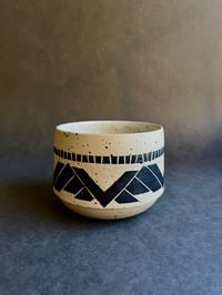 Image 1 of Cache pot sgraffito Tirangle