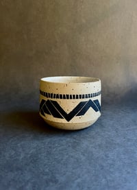 Image 3 of Cache pot sgraffito Tirangle
