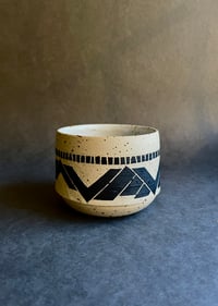 Image 4 of Cache pot sgraffito Tirangle