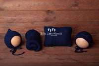 Image 1 of Knitted pillow wrap and bonnets set navy