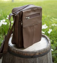 Image 3 of Travel leather bag (CLEARANCE)