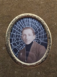 Image 6 of Vintage postcards "floating heads" x3 in beautiful Vintage frame - Beautiful preserved web