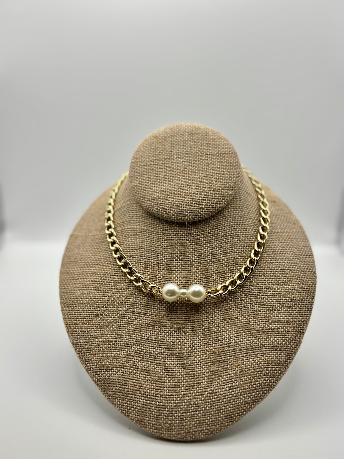 Image of Pearl Pendant Curb Chain Necklace