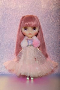 Image 2 of Strawberry Frosting Blythe gown and fur stole