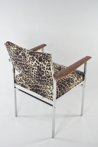 Image 5 of Fauteuil Chromé Léopard