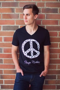 Men V-Neck Peace Shirt Black