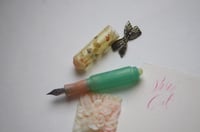 Image 1 of Drifting lotta lil flowers and a pearl : fountain pen