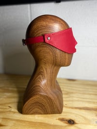 Image 2 of Bondage Leather blindfold - Red leather (prototype)