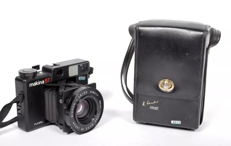 Image of Plaubel Makina 67 6X7 camera w/ Nikkor 80mm F2.8 lens + case and strap #4975