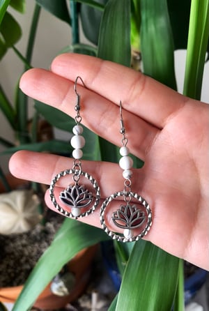 Howlite Lotus Earrings 