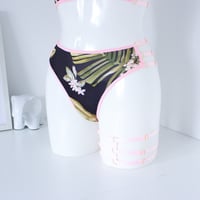 Image 8 of The Isla Set